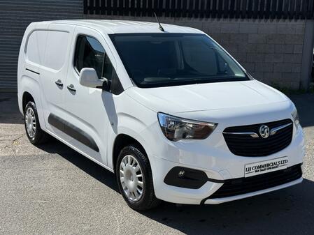 VAUXHALL COMBO 1.5 Turbo D 2300 Sportive