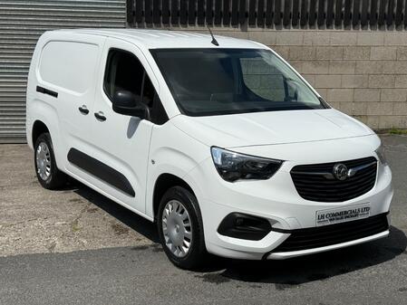 VAUXHALL COMBO 1.5 Turbo D 2300 Sportive