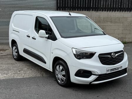 VAUXHALL COMBO 1.5 Turbo D 2300 Sportive